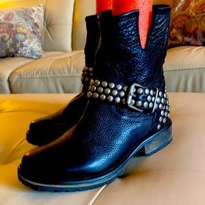 Steve Madden Frankie Studded Ankle Low Harness Boots Size 6 NWOT